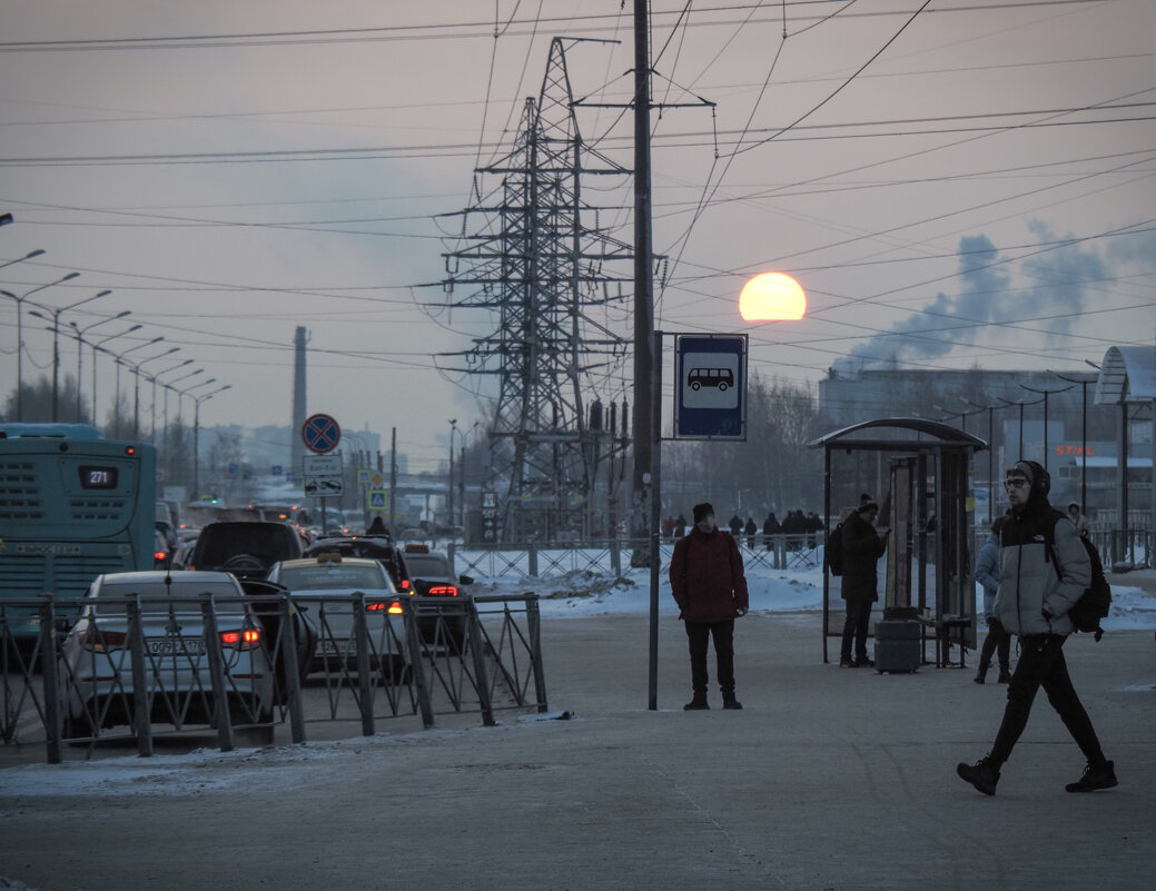 Утро. Солнце в проводах. - Магомед .