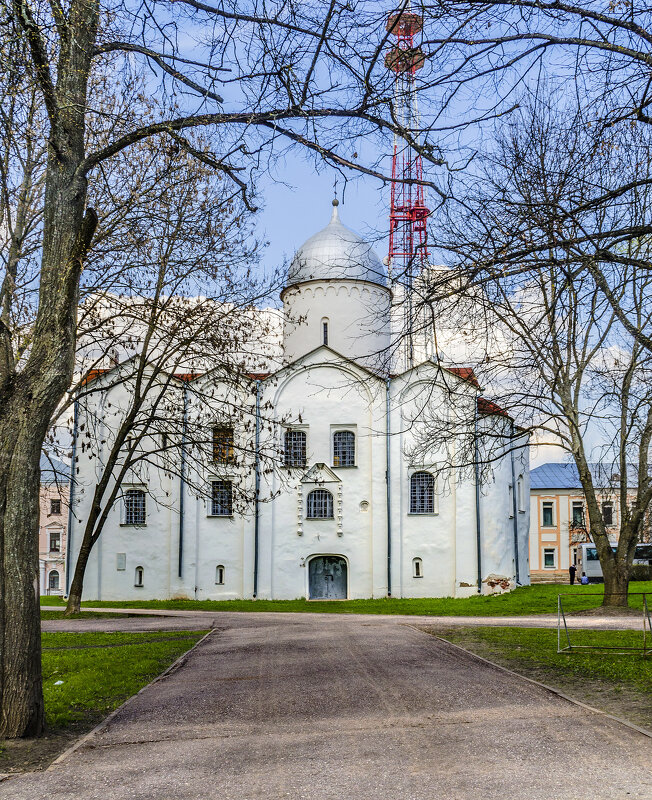 Предтеченская церковь на Ярославовом дворище в Великом Новгороде. - Стальбаум Юрий 