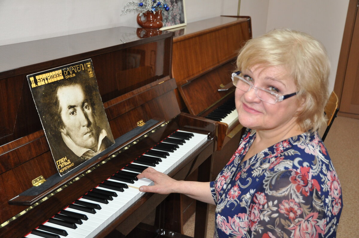 Преподаватель фортепиано - Борис 