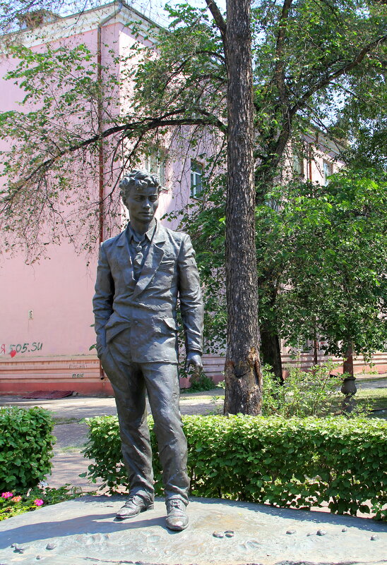 Памятник А. В. Вампилову. - Vlad Сергиевич