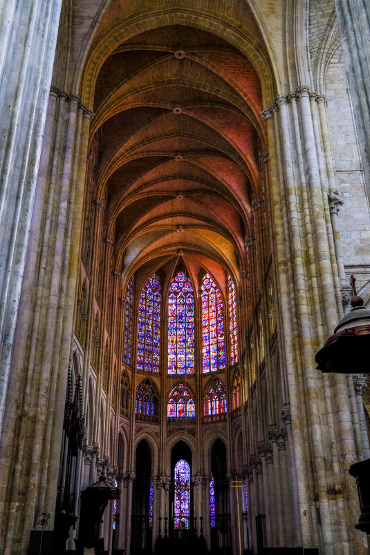 Интерьер собора Saint Gatien XIII век - Георгий А