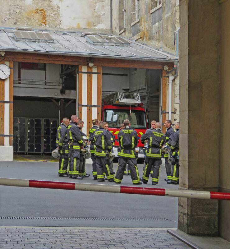 Парижская пожарная команда - ИРЭН@ .