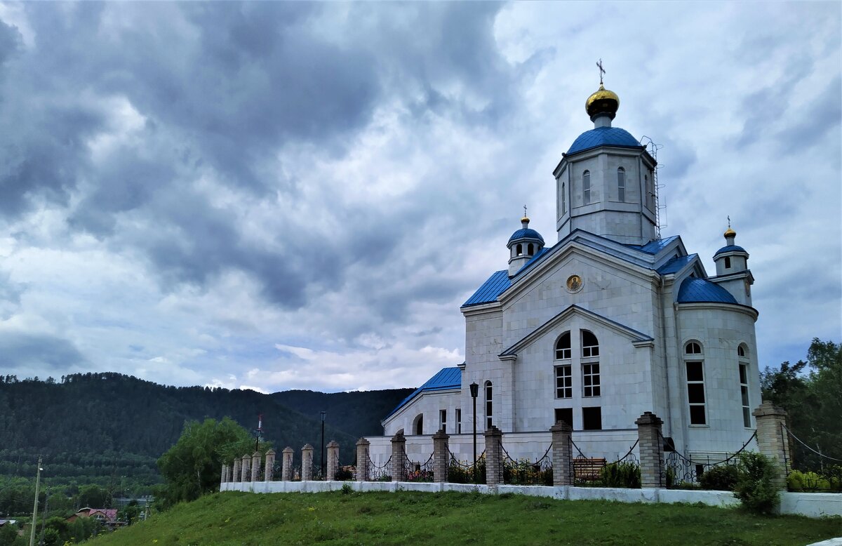 Храм на Енисее - Сергей Никифоров