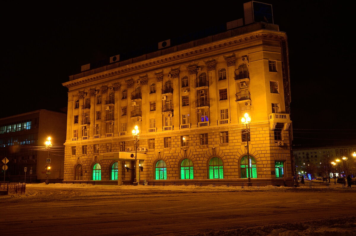 Ночная зимняя улица Волгограда - Александр Стариков