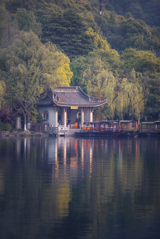 Беседка на озере Сианьху в Ханчжоу - Дмитрий 