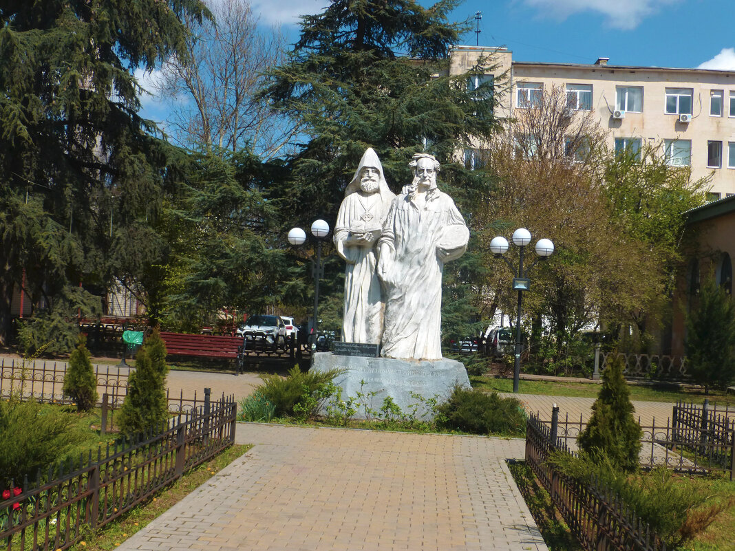 Памятник  Айвазовскому и его брату в Симферополе - Валентин Семчишин