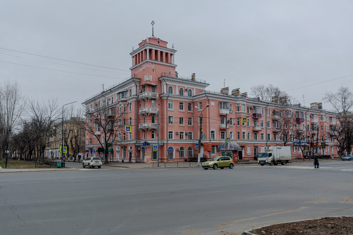 На проспекте Мира. - Виктор Иванович Чернюк