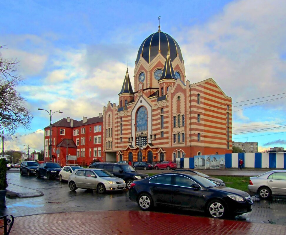 Возрожденная синагога - Сергей Карачин