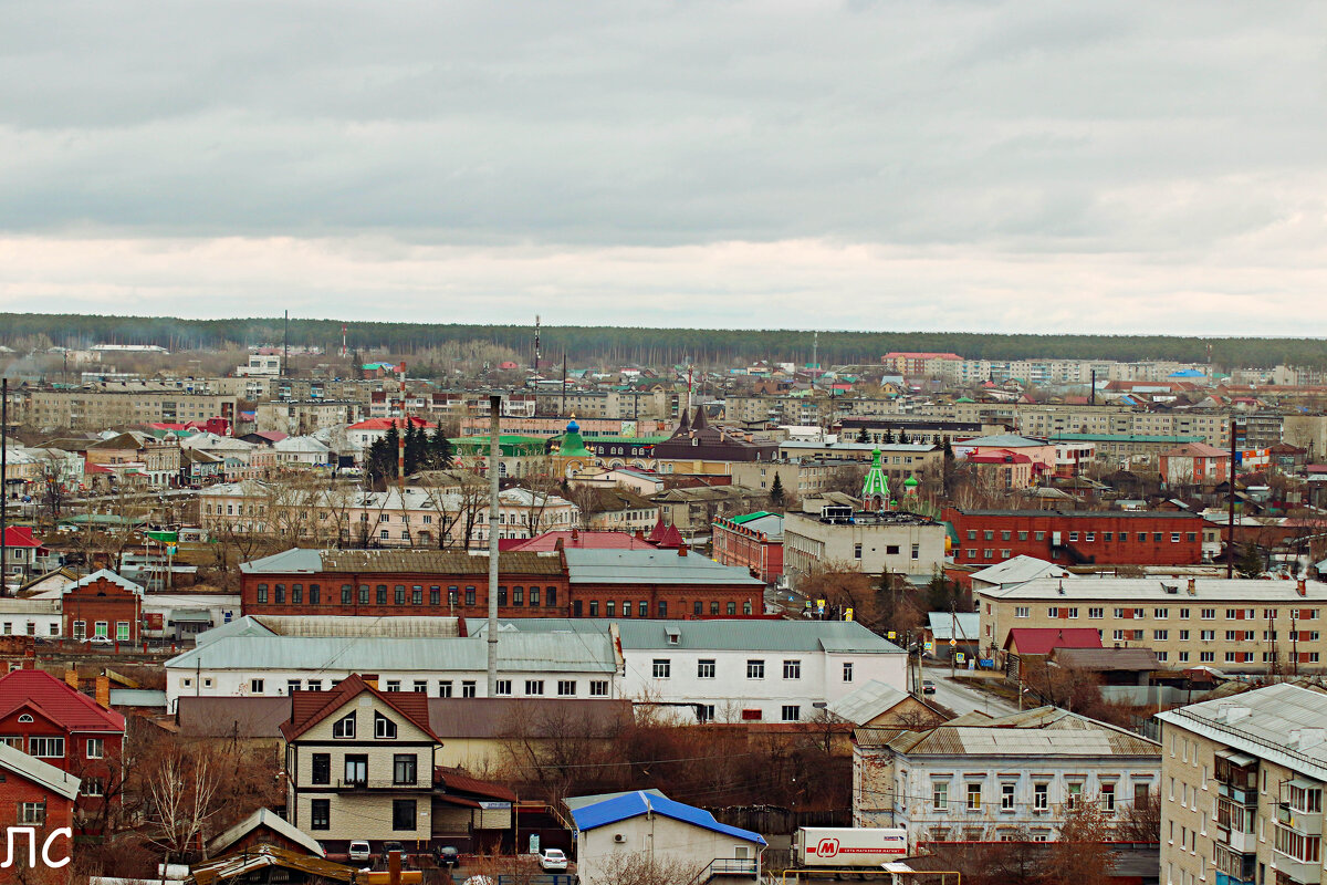 Вид на город с колокольни Покровского собора. - Любовь 