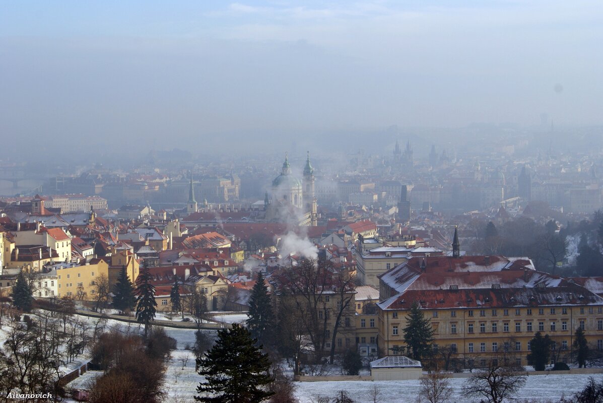 Прага в зимней дымке. - Андрей Иванович (Aivanovich-2009)