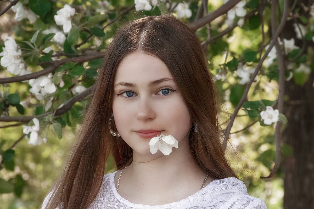 Весна в яблочном цветении - Елена Кухарева