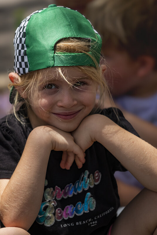 Girlie in a baseball cap - Shmual & Vika Retro