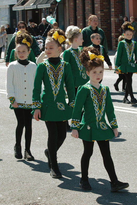 На марше школа ирландского танца - Олег Чемоданов