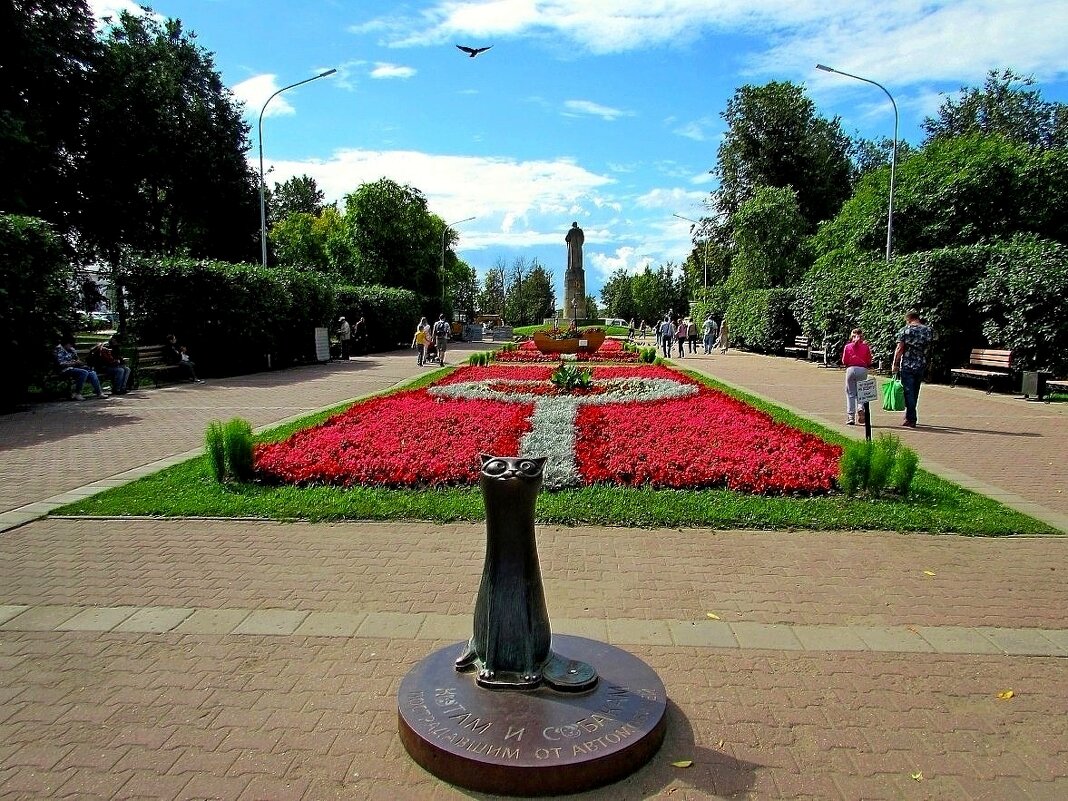 Скульптура кошки в Костроме - Лидия 