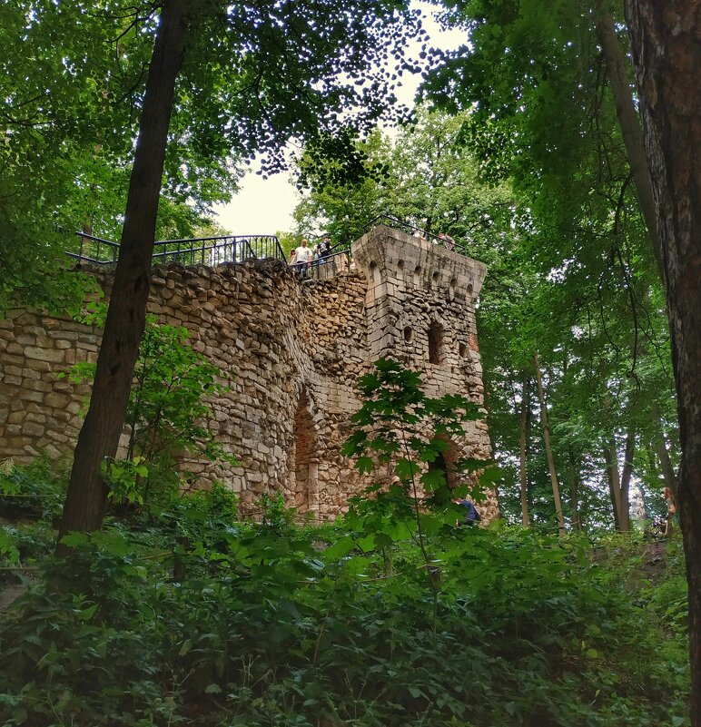 Башня-руина в Царицино - Валентина. .