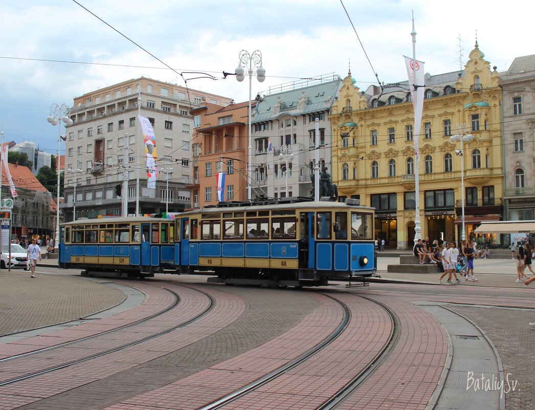 в центре - Светлана Баталий