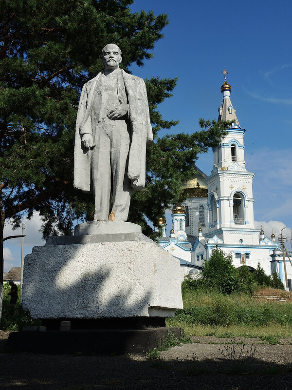 Памятник В.И.Ленину - Александр 