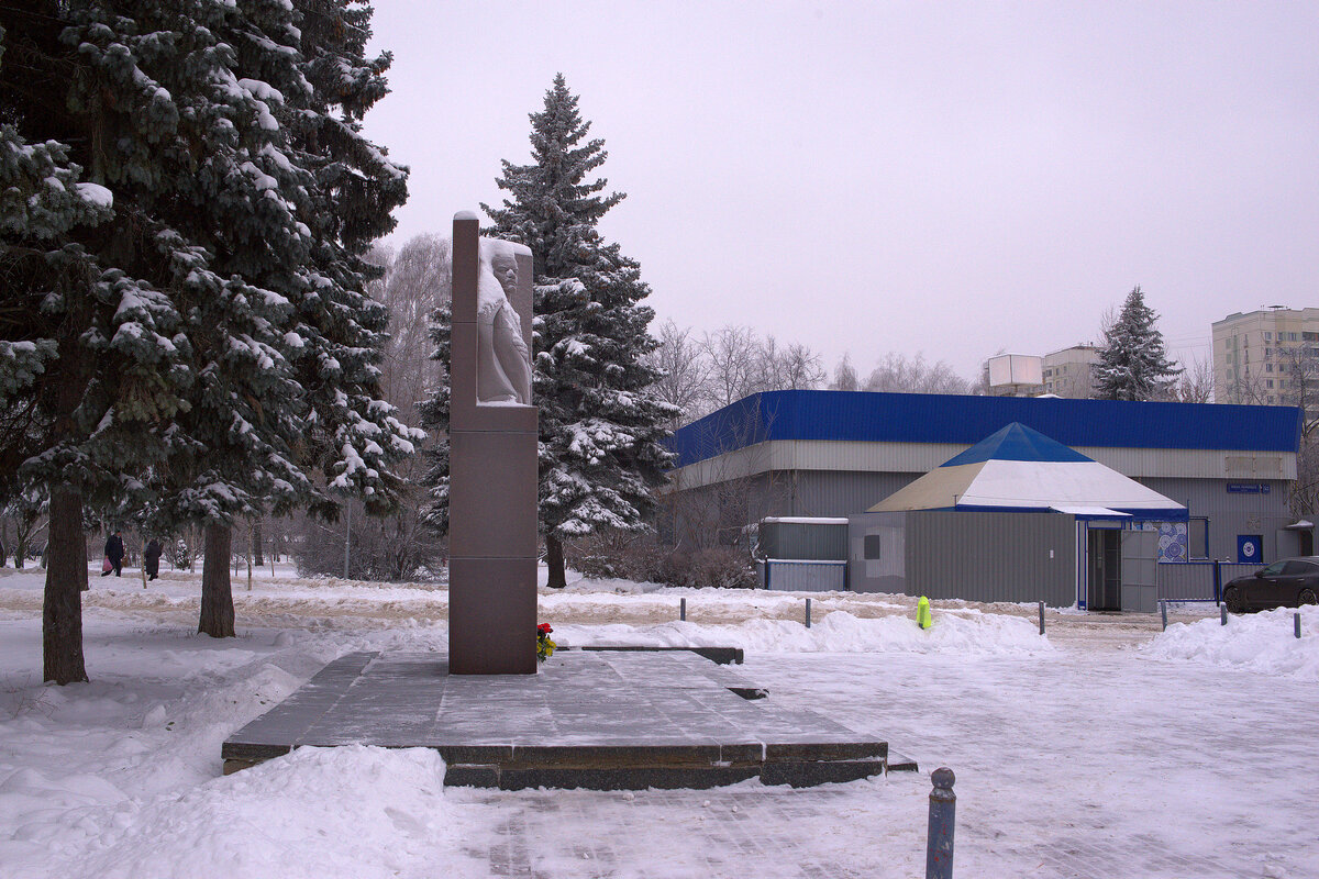 Памятник - Игорь Белоногов