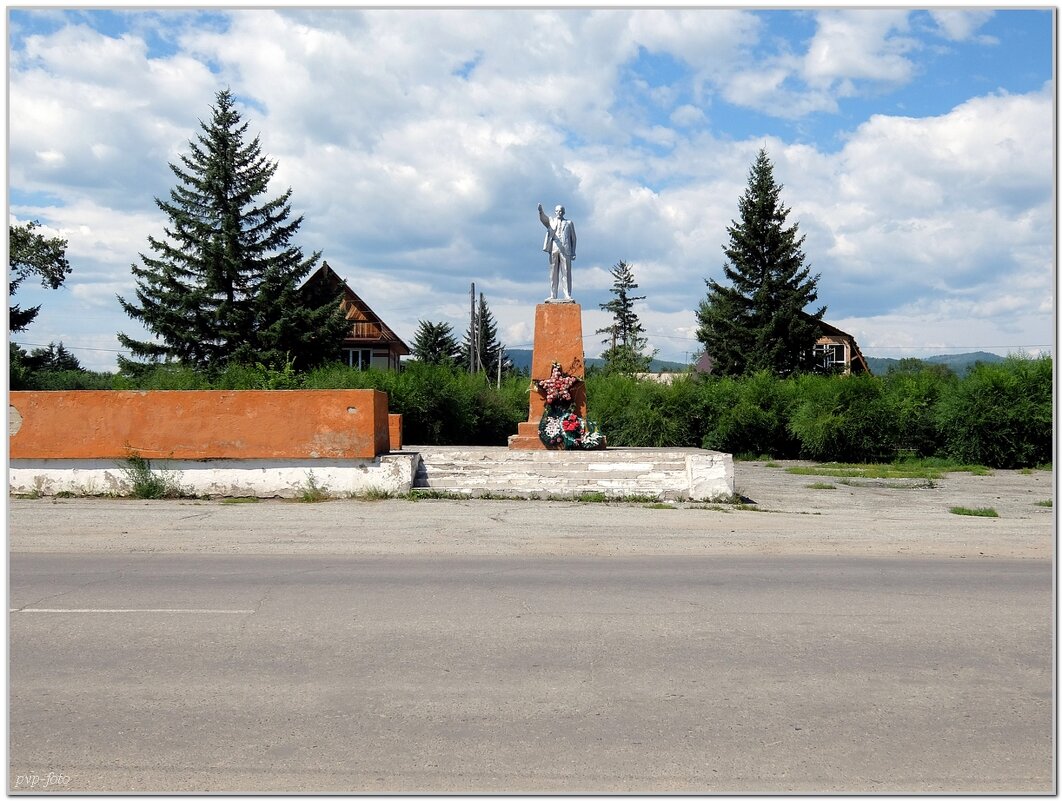 Памятник В. И. Ленину - Владимир Попов