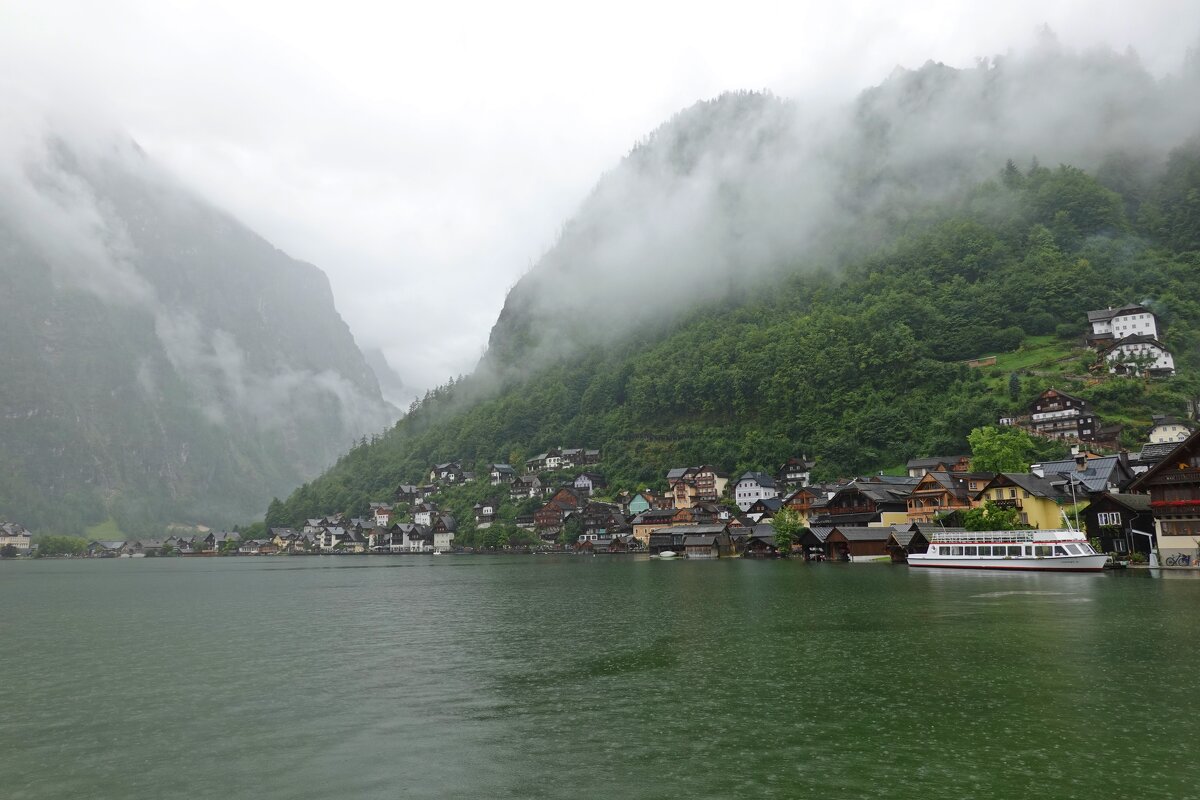 Озеро Гальштатзее в Австрийских Альпах....... - Galina Dzubina