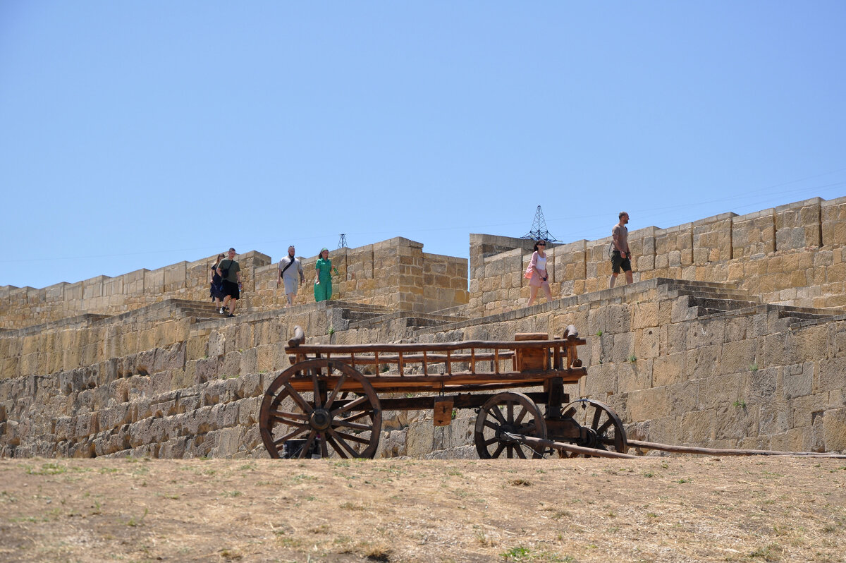 Стены крепости Нарын-Кала - Татьяна 