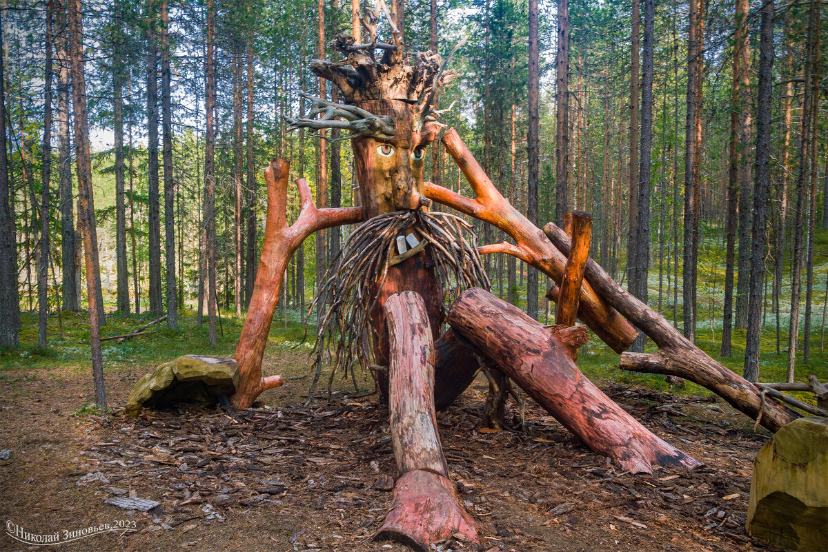 Образ Яг-Морта - лесного человека, наиболее известного представителя коми мифологии.Параськины озера - Николай Зиновьев