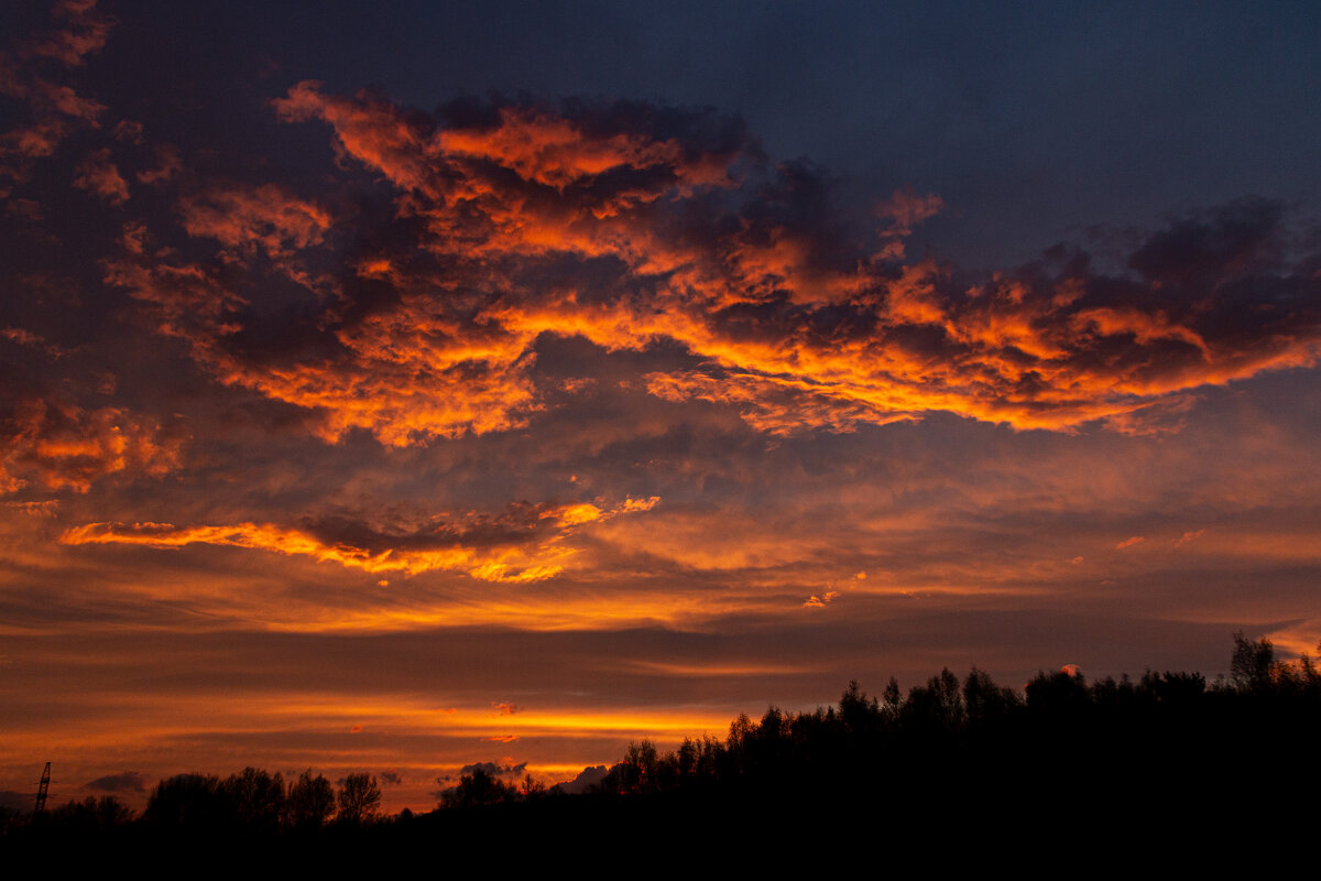 Выразительные облака на закате - Александр Россихин
