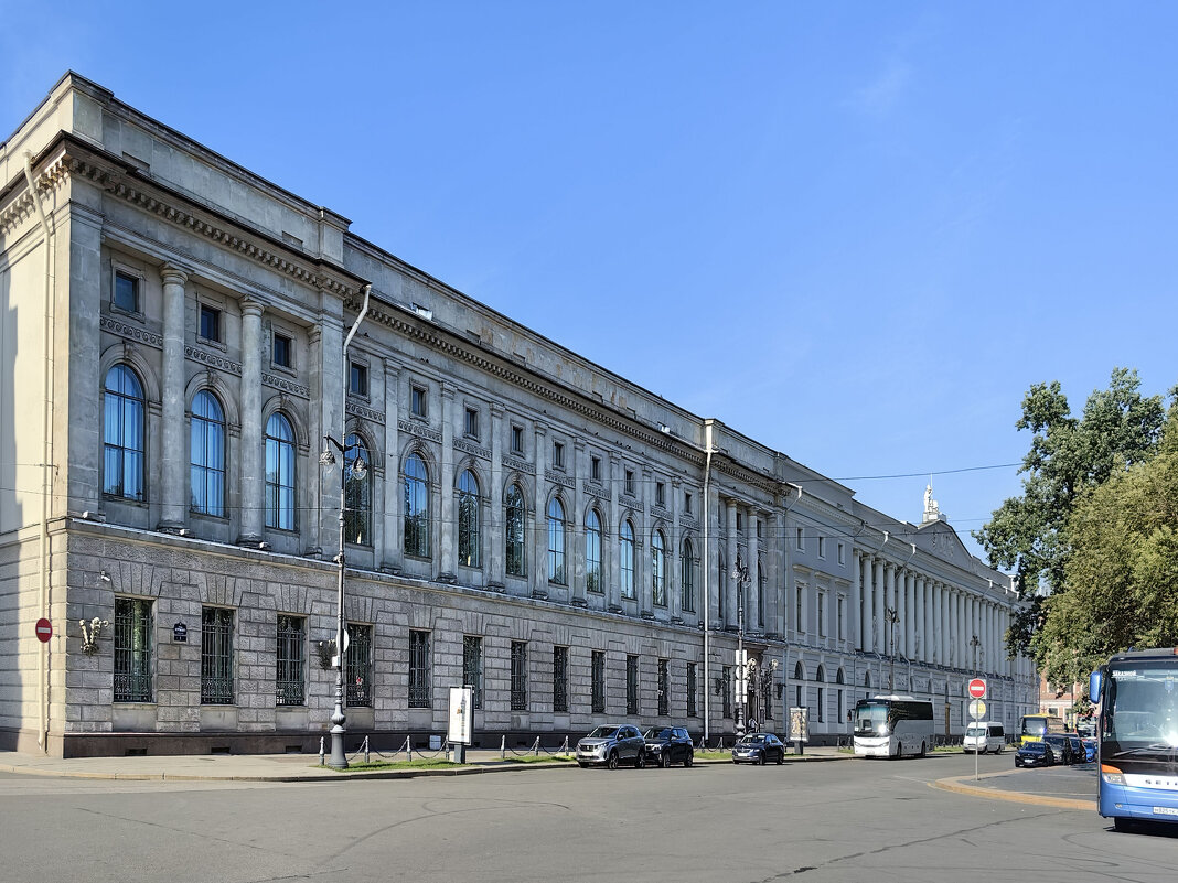 Российская национальная библиотека на пл. Островского в СПБ - Стальбаум Юрий 