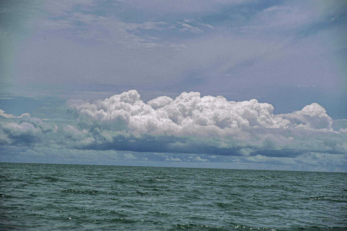море и облака - Александр Леонов