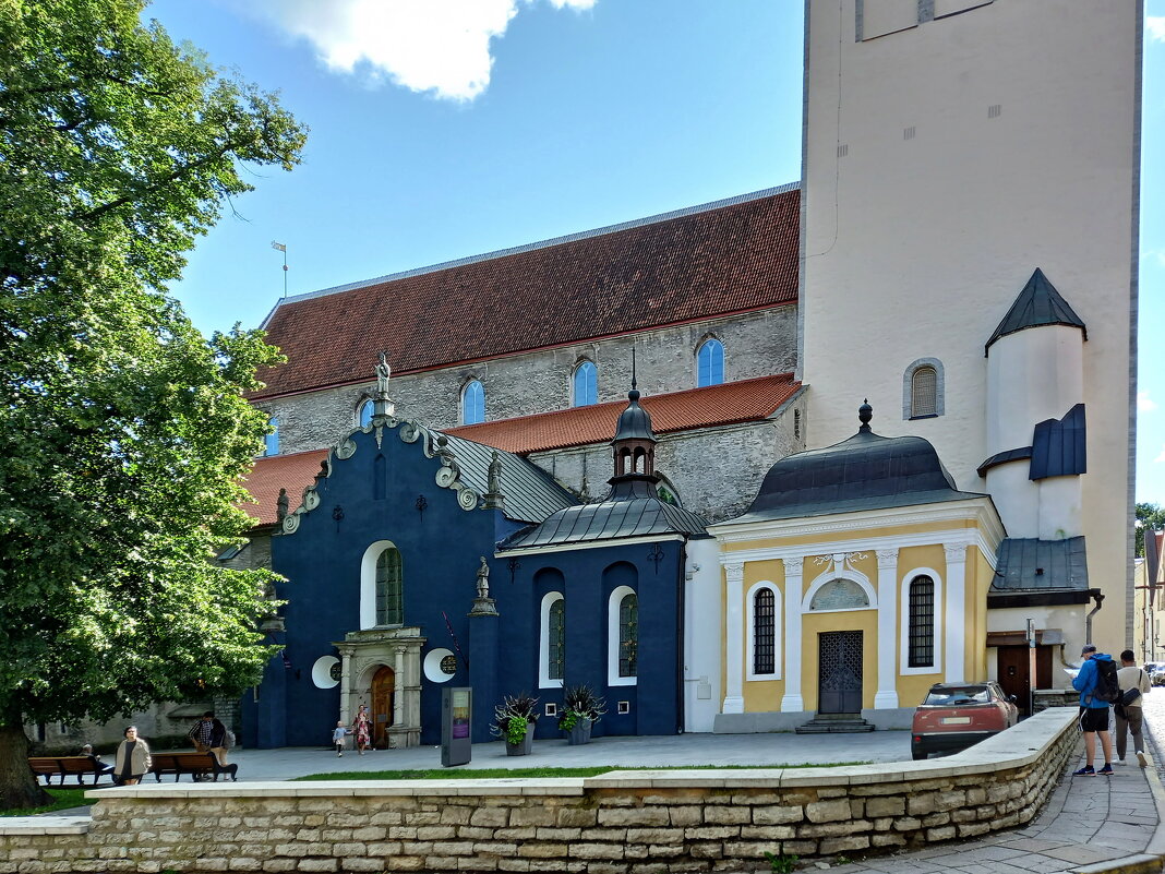 Главный вход в церковь-музей Нтгулисте - veera v