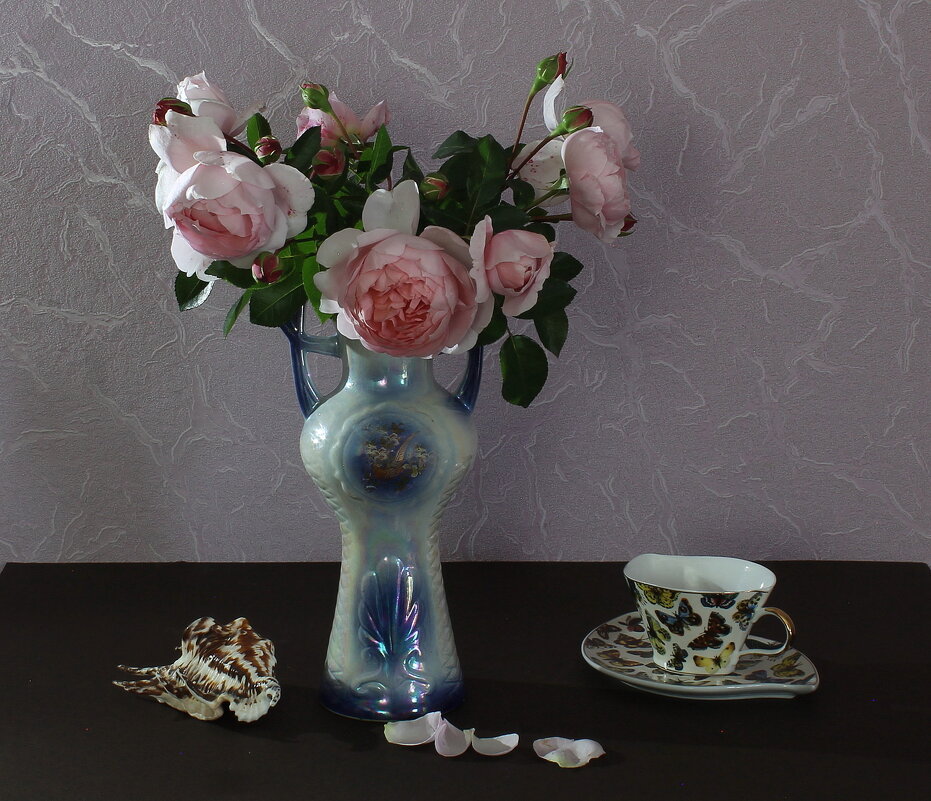 Натюрморт с розами - tamara kremleva