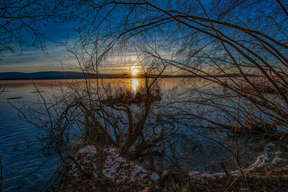 Осенний рассвет на озере - Vladimbormotov 