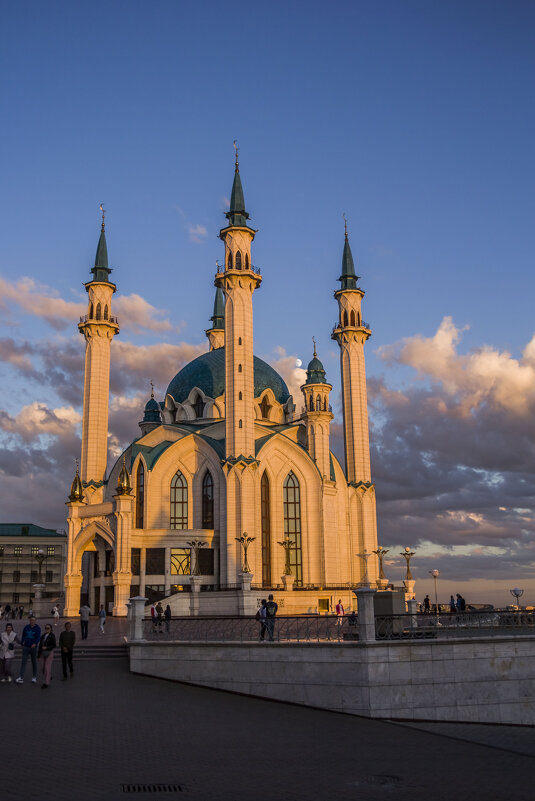 Мечеть в лучах заката... - Сергей Дабаев