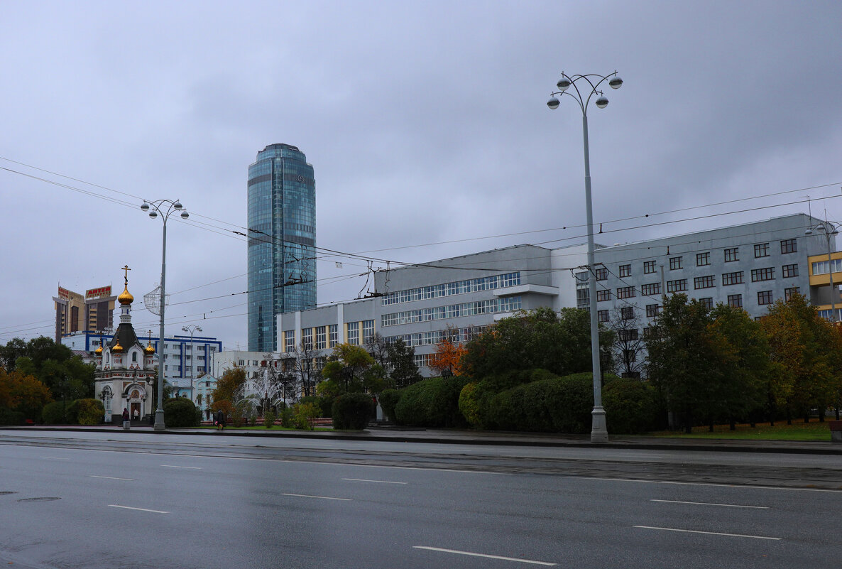 Прогулка по городу - Дмитрий Петров