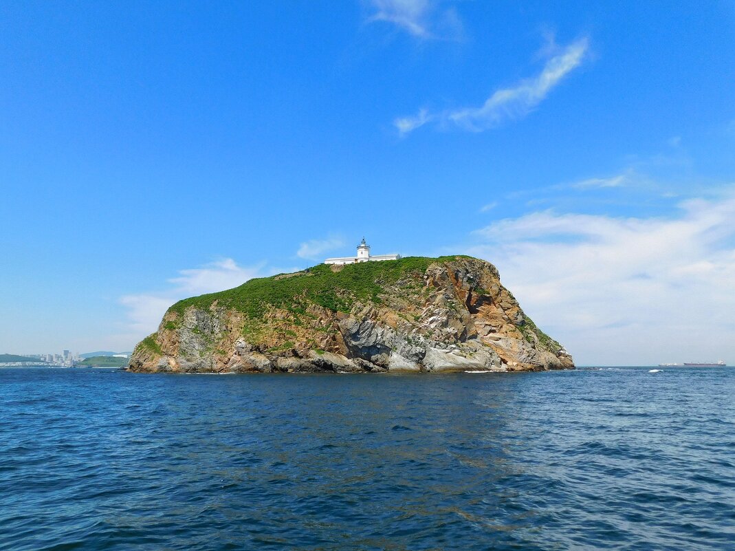 Остров и маяк Скрыплёва - Елена Никитина