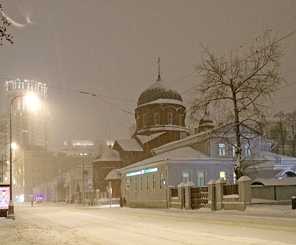 Новокузнецкая. Снегопад 3 декабря - Сергей Антонов