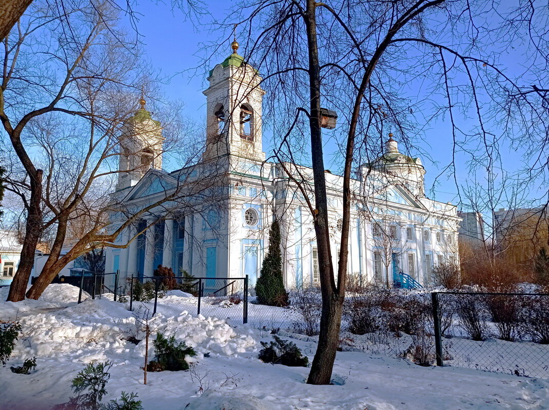 Храм в мороз снаружи - Александр Чеботарь