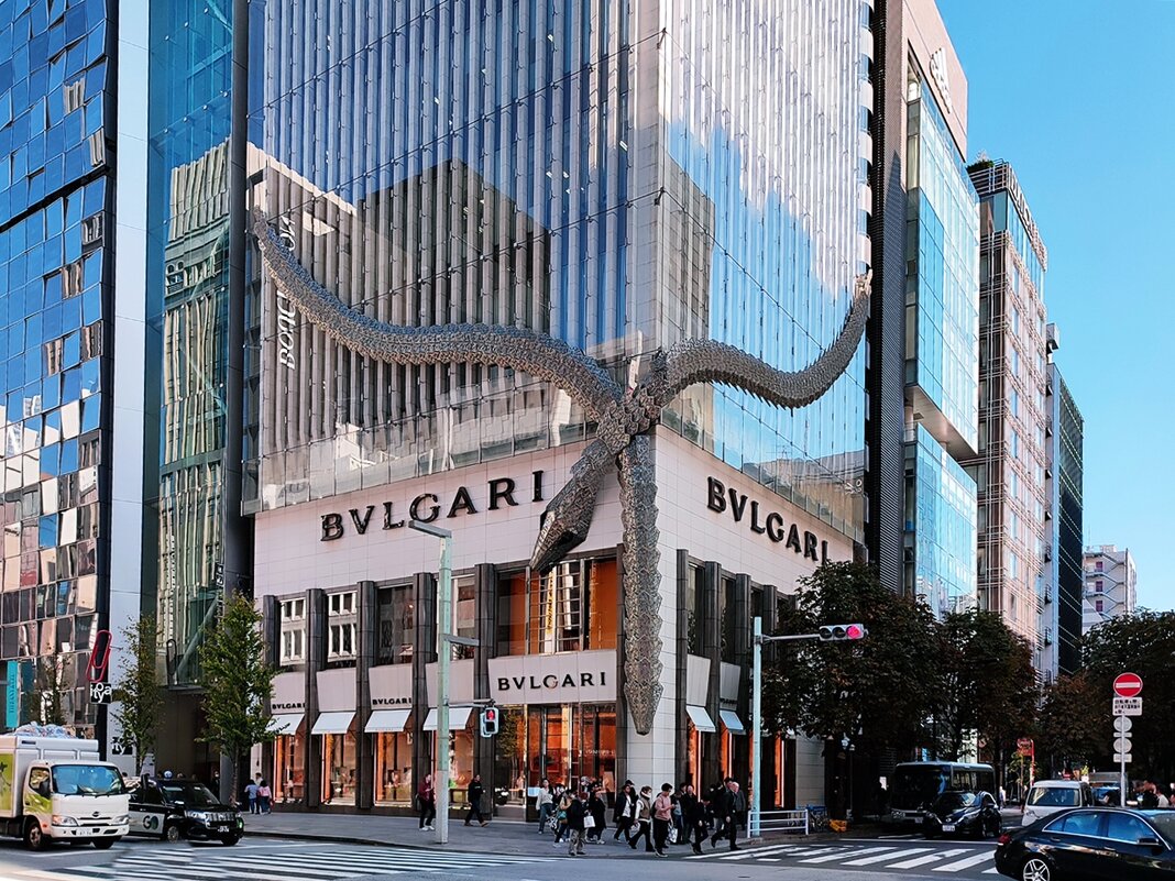 Объятие змеи бутик BVLGARI Токио - wea *