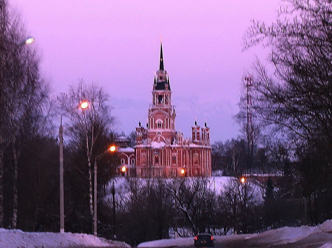 На въезде в Можайск - Людмила Смородинская