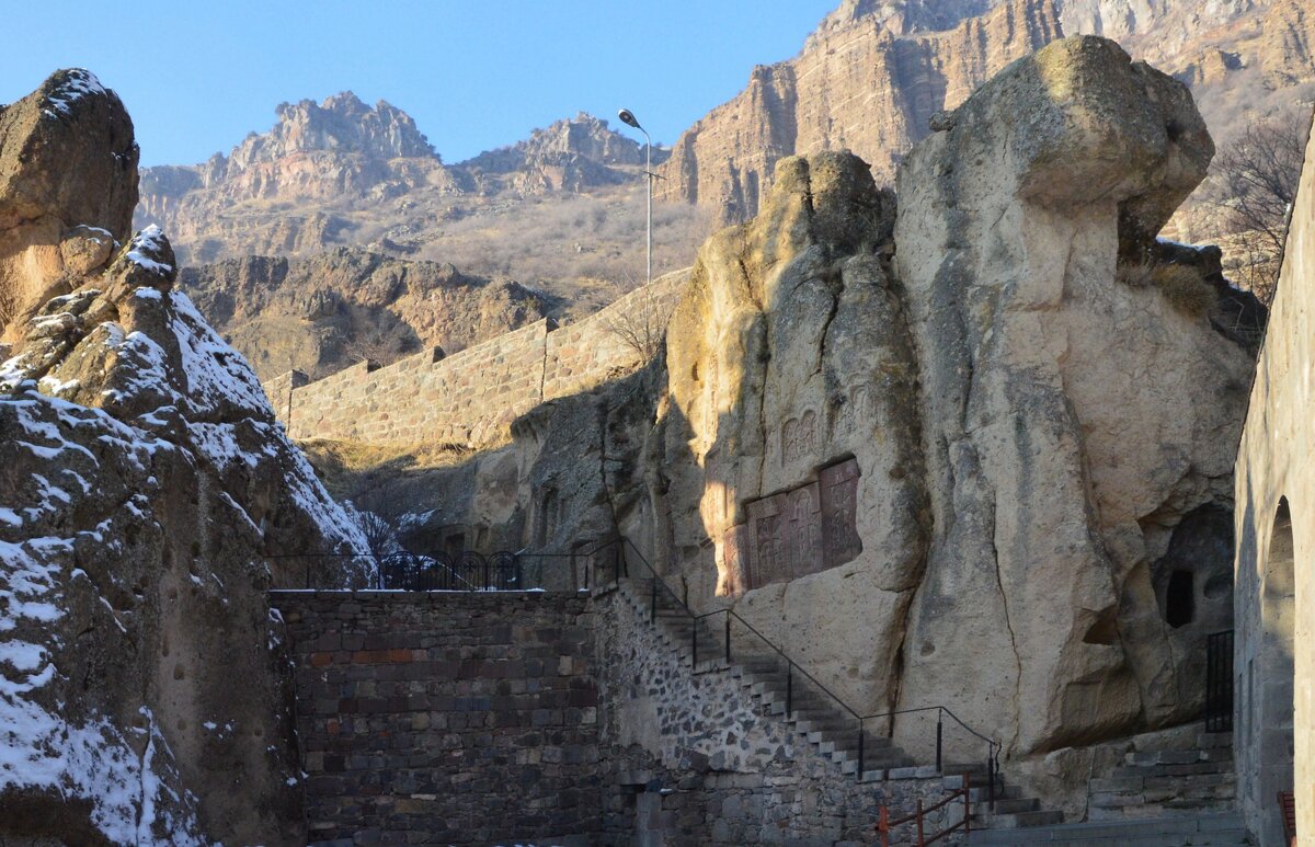 Монастырь Гегард. Армения. VIII век.На высоте 1800 м - Oleg4618 Шутченко