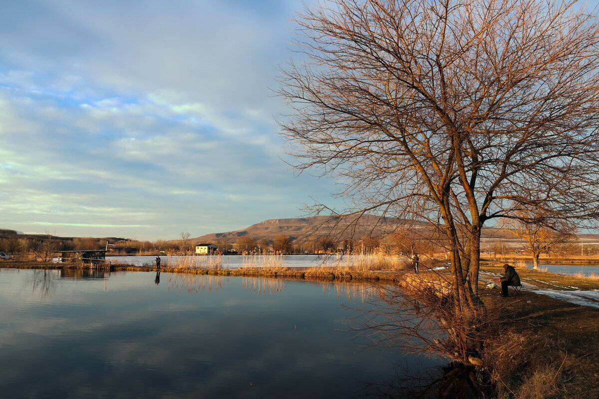 Форелевое озеро и ранний закат - M Marikfoto