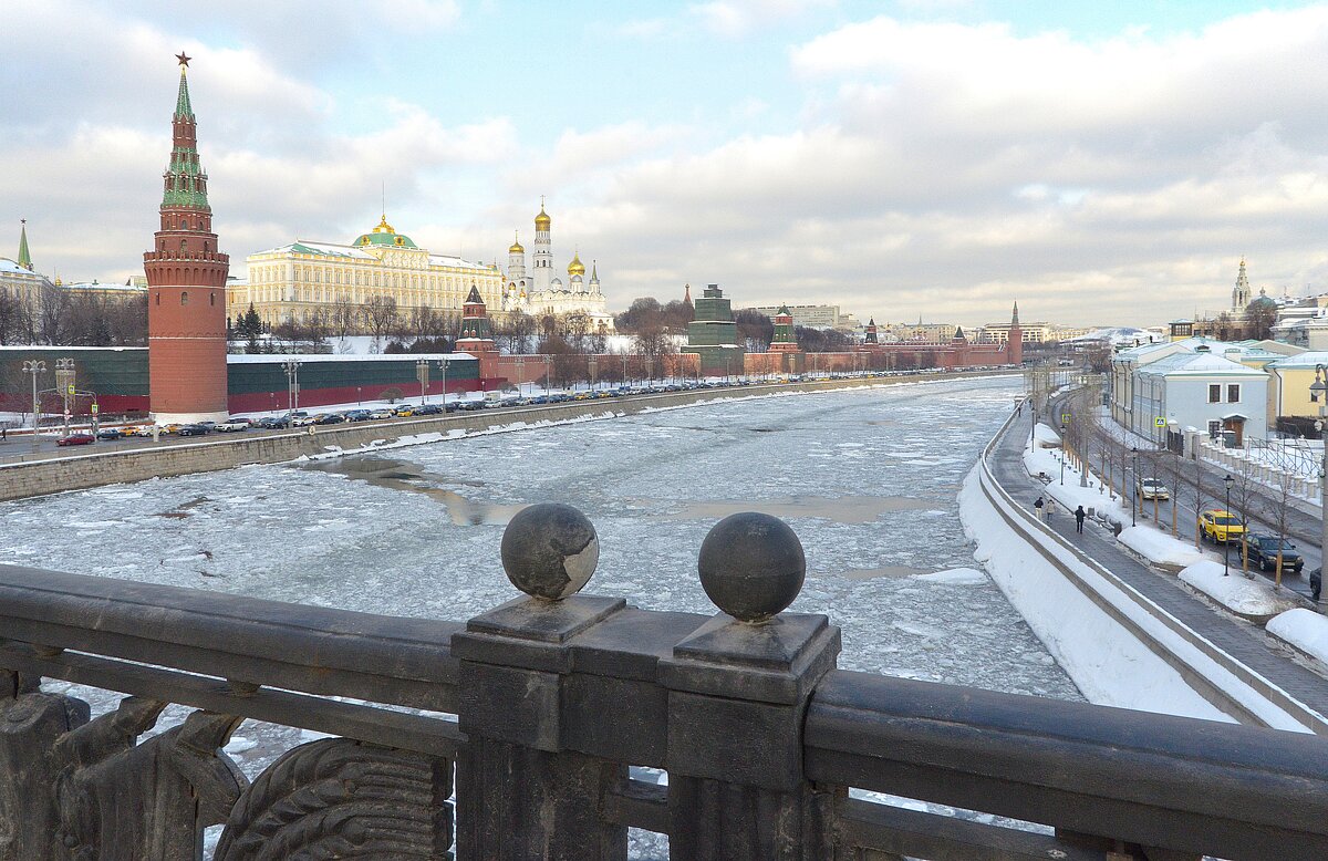 Вид на Кремль с Б. Каменного моста - Oleg4618 Шутченко