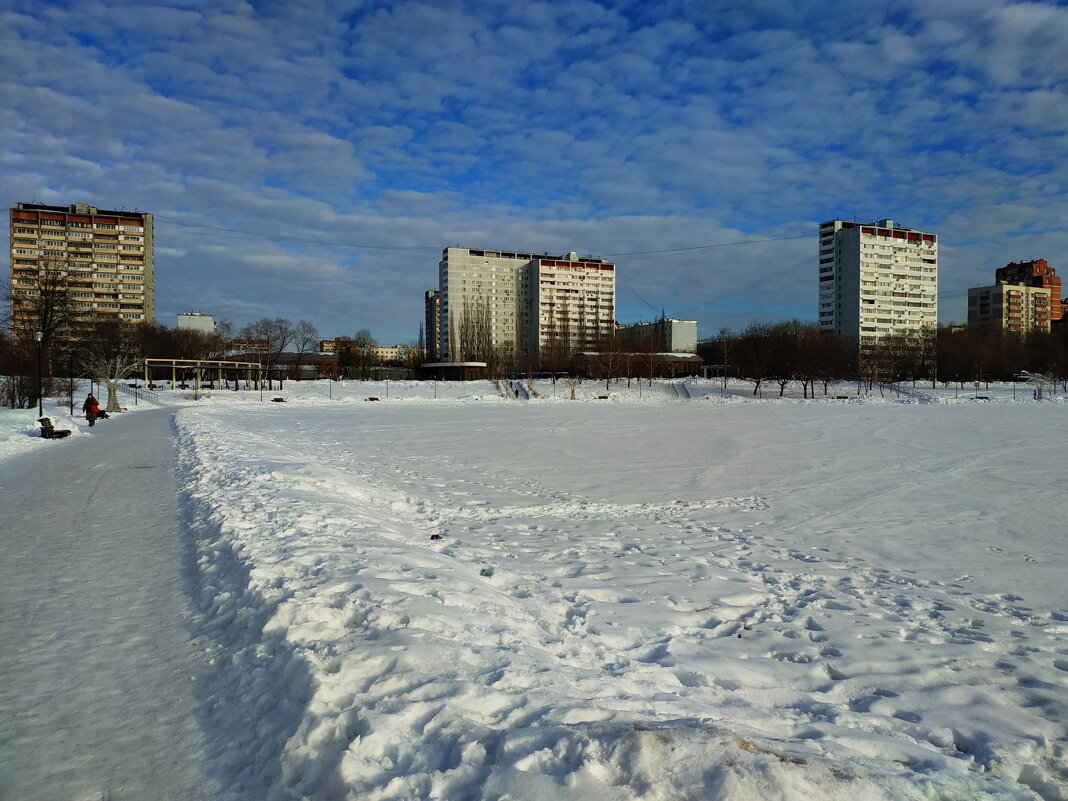 Настоящий март в городе - Андрей Лукьянов