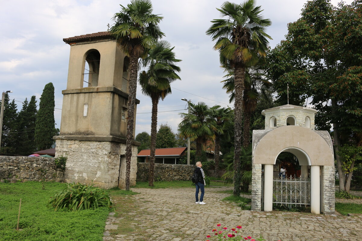 Церковные постройки в селе Лыхны - Ольга 