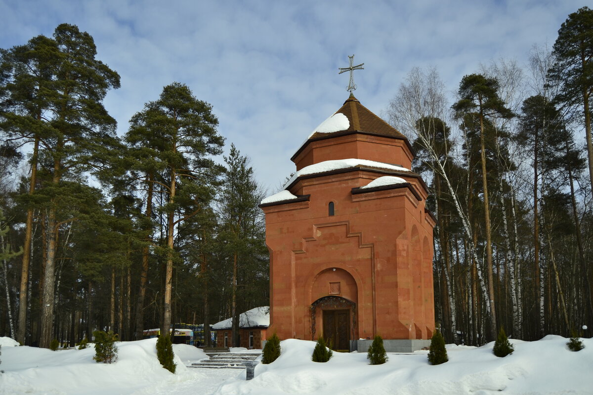 Армянская церковь.парк Берендеевка.Кострома :: Артём Орлов – Социальная  сеть ФотоКто