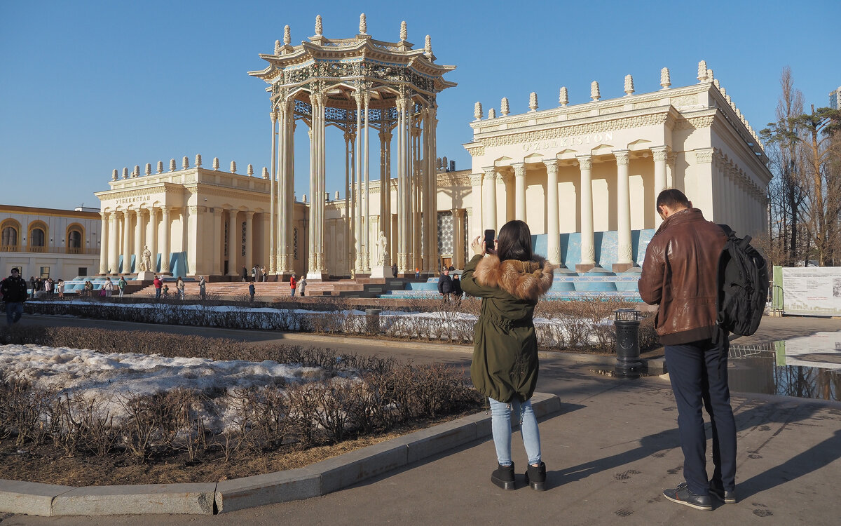 Где то на ВДНХ - юрий поляков