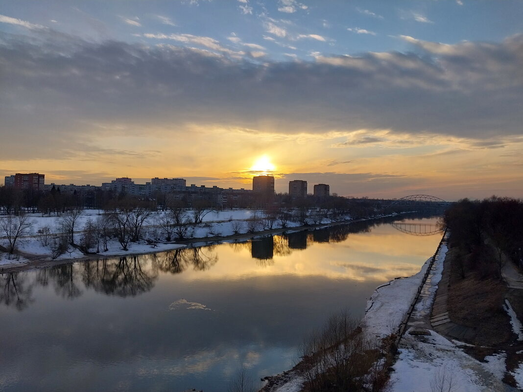Закат солнца, вид с моста (г.Воскресенск) - Tarka 