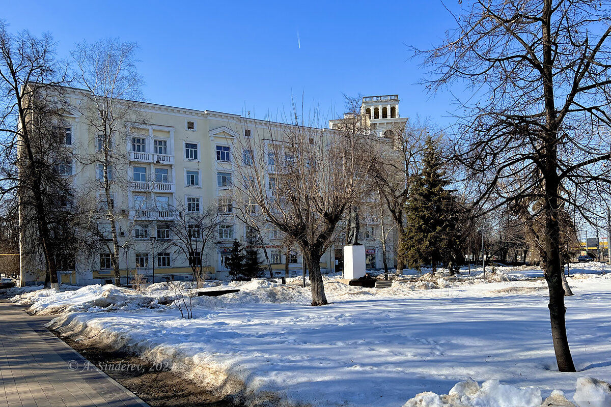 Март в городе - Александр Синдерёв