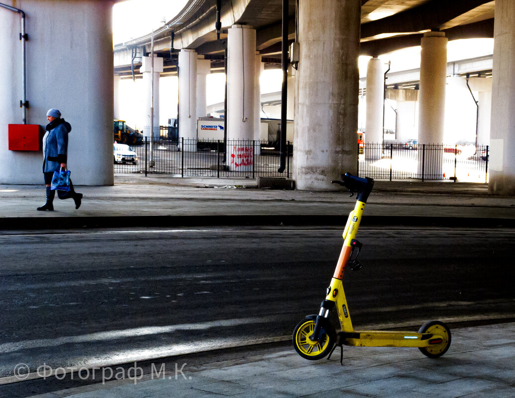 Пешеход и самокат - Фотограф МК