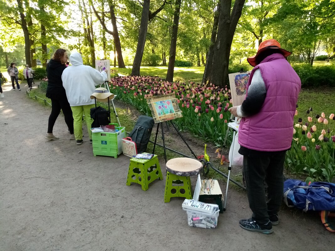 Фестиваль тюльпанов. Художники - Людмила Самойлова